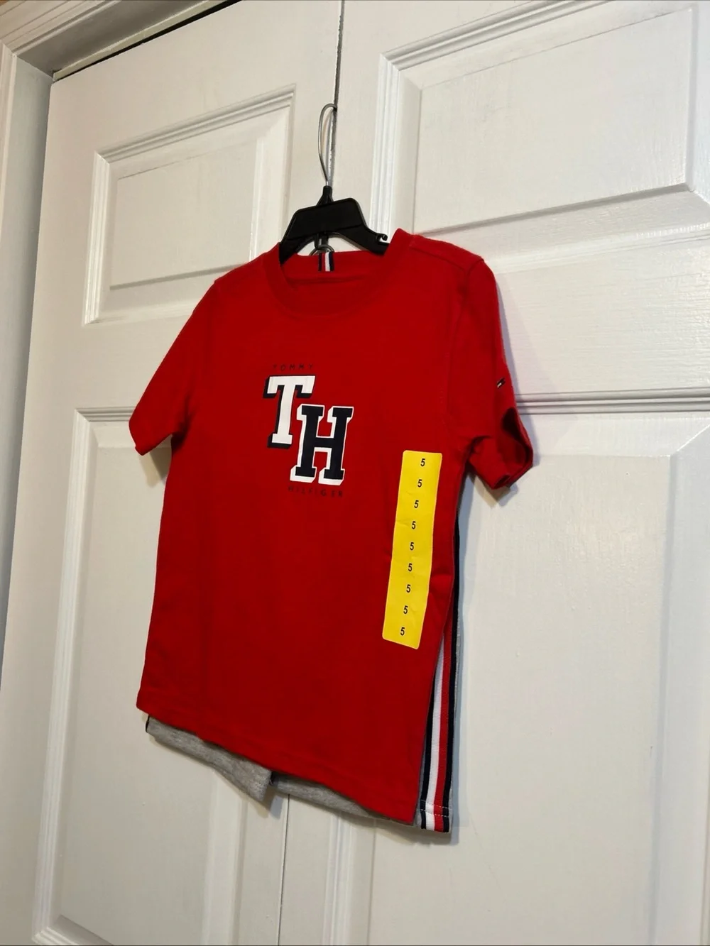 NWT Tommy Hilfiger Boys Size 5 Short Sleeve T-Shirt & Shorts 2pc Set Red Gray Bl